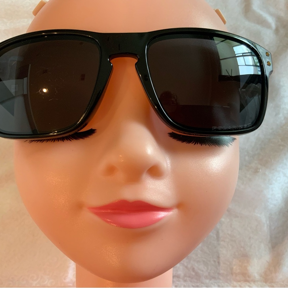 Oakley Holbrook Polarized Sunglasses 009102-08 55-18 Men’s USA Black